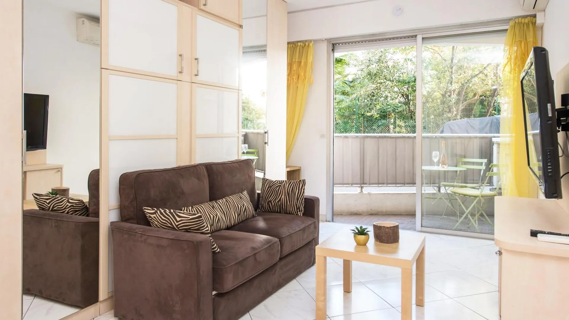 Cosy Studio - Residence Front De Mer - Menton 0*,  France