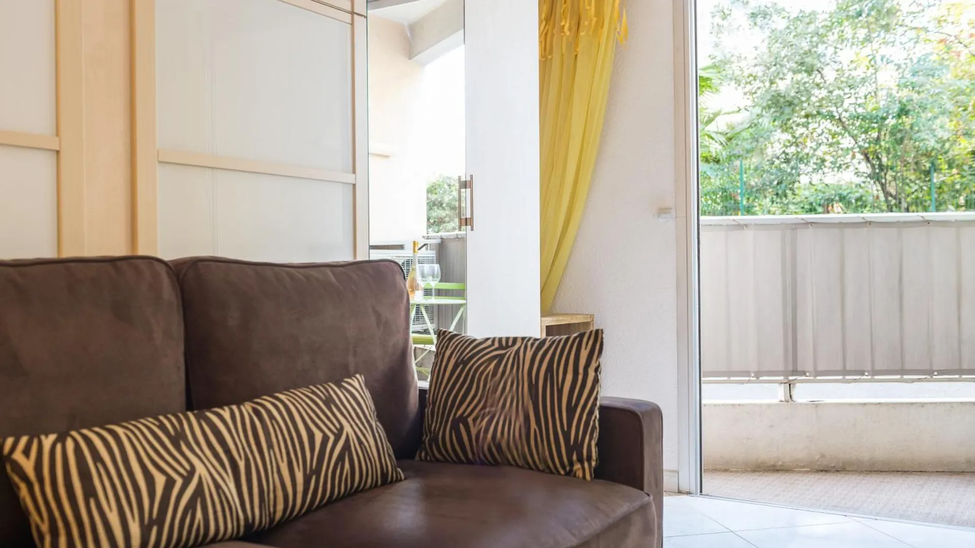 Cosy Studio - Residence Front De Mer - Menton Apartment